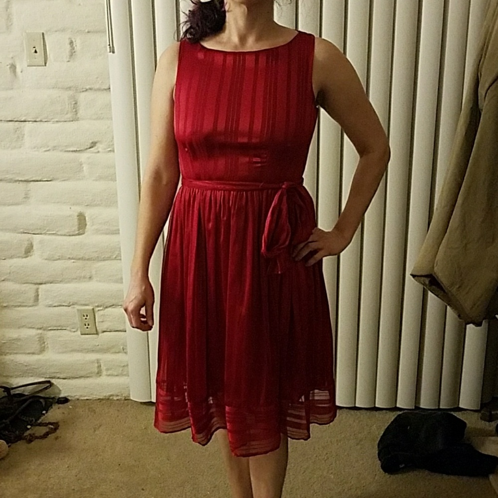Red dress - Luxe by Carmen Marc Valvo